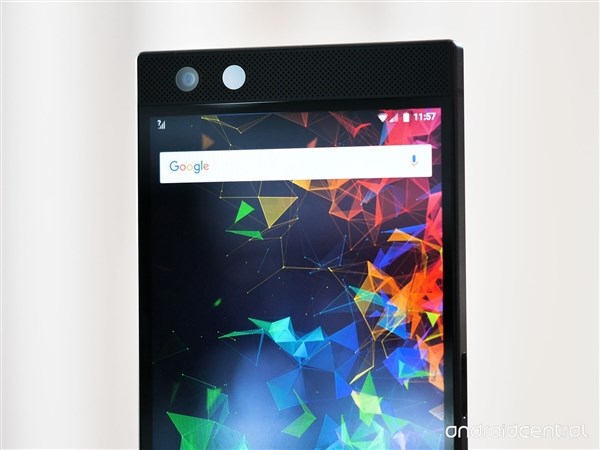 祖传设计+信仰灯：雷蛇Razer Phone 2图赏